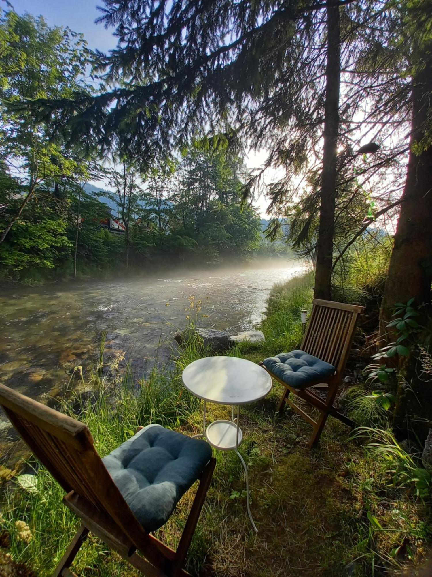 The Riverside Chill Hostel Bled Buitenkant foto