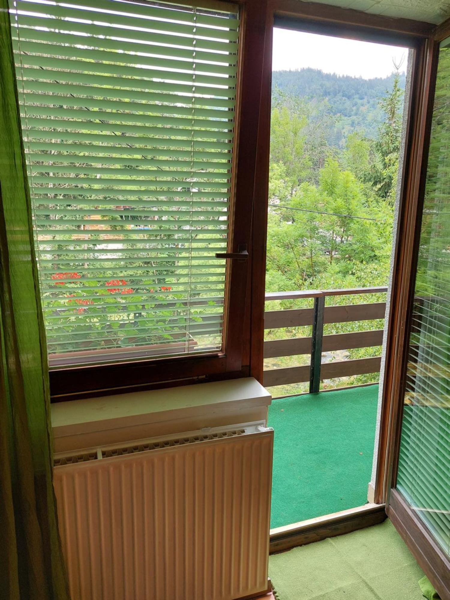 The Riverside Chill Hostel Bled Kamer foto
